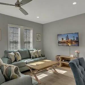 https://new-3-2-duplex-minutes-from-heart-of-tampa-unit-b.hotelstampa.org